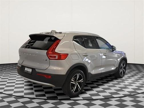2024 Volvo XC40 B5 Core Bright Theme