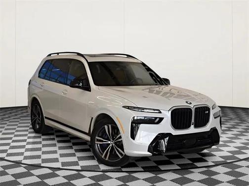 2024 BMW X7 M60i
