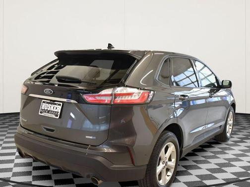 Magnetic 2019 Ford Edge SE