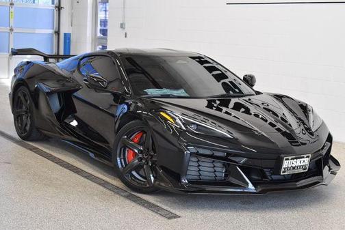 Carbon Flash Metallic 2024 Chevrolet Corvette Z06