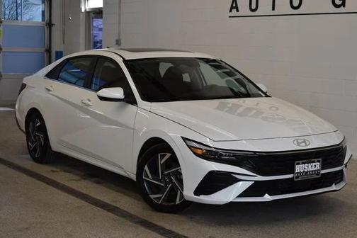 2025 Hyundai ELANTRA SEL
