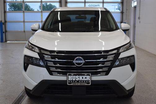 White Pearl 2025 Nissan Rogue SV