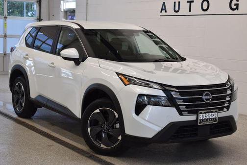 White Pearl 2025 Nissan Rogue SV