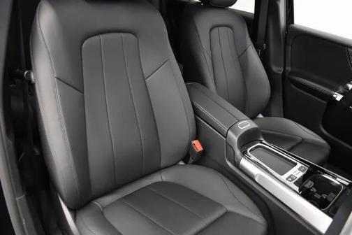 2025 Mercedes-Benz GLB 250 4MATIC
