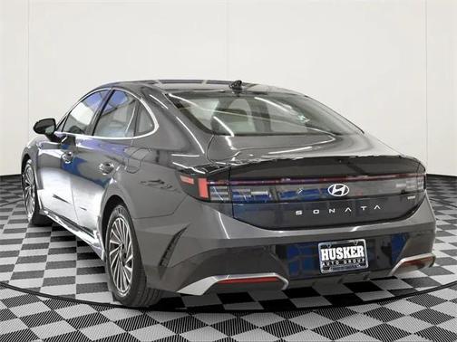 2025 Hyundai SONATA Hybrid SE
