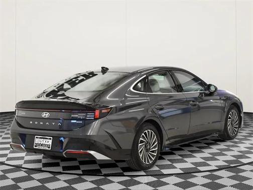 2025 Hyundai SONATA Hybrid SE