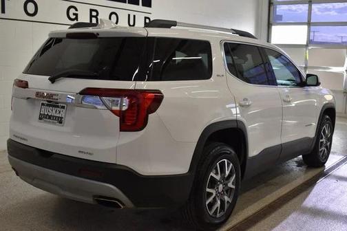 2023 GMC Acadia AWD SLT