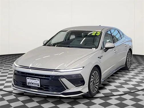 2025 Hyundai SONATA Hybrid SE