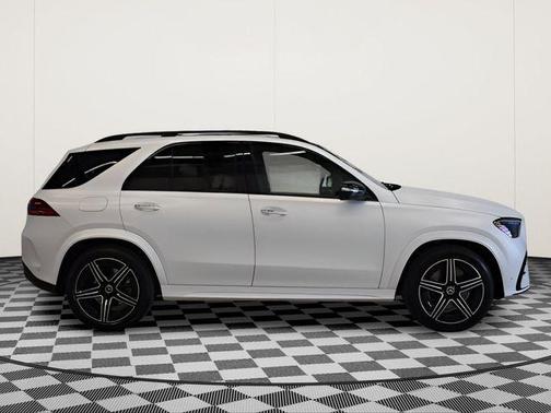 MOONLIGHT WHITE 2026 Mercedes-Benz GLE 450 4MATIC