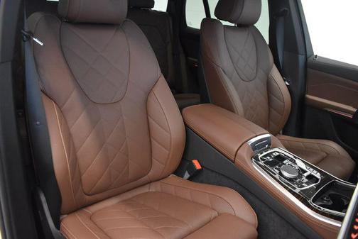 White Metallic 2026 BMW X5 xDrive40i