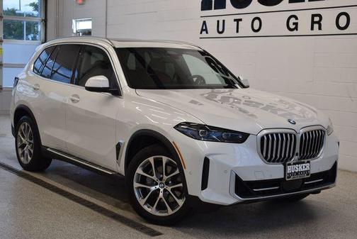 White Metallic 2026 BMW X5 xDrive40i