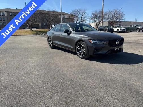 2025 Volvo S60 B5 Core