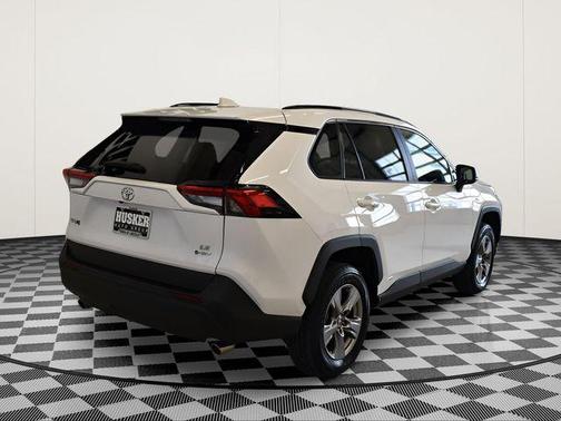 Ice 2025 Toyota RAV4 Hybrid LE
