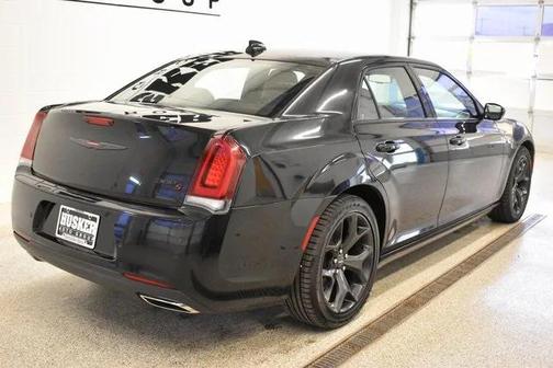 2022 Chrysler 300 S