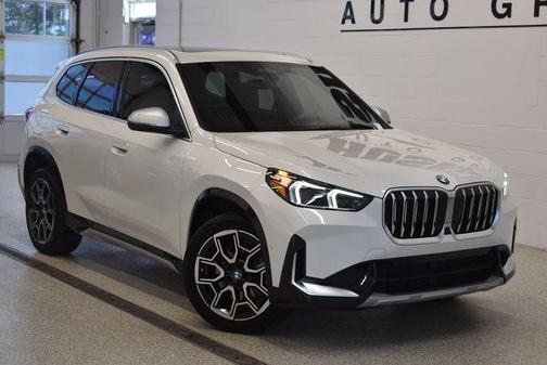 Mineral White Metallic 2023 BMW X1 xDrive28i