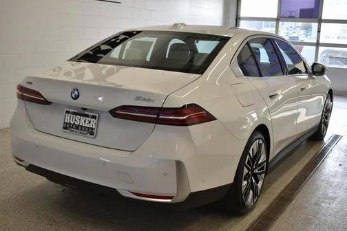 2026 BMW 530 i xDrive