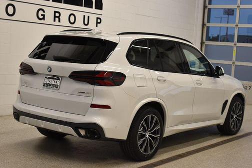Mineral White Metallic 2026 BMW X5 xDrive40i