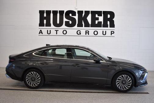 2025 Hyundai SONATA Hybrid SE