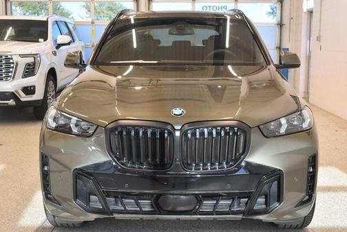 Manhattan Green Metallic 2026 BMW X5 xDrive40i