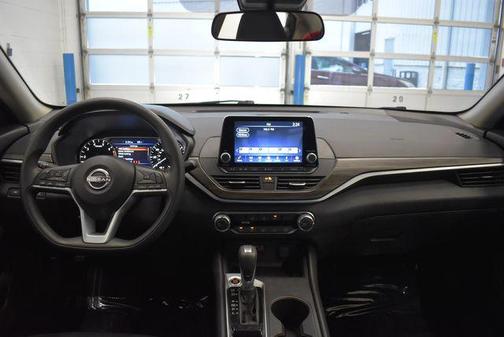 Super Black 2025 Nissan Altima SV FWD