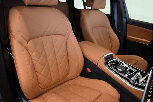 Black Sapphire Metallic 2026 BMW X5 xDrive40i