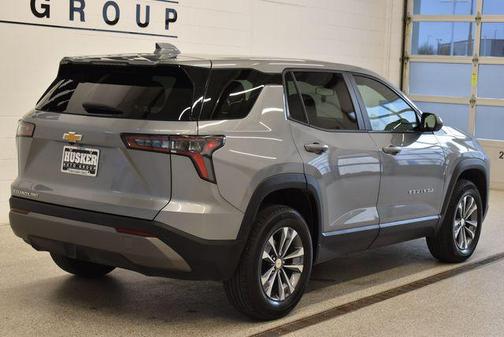 Sterling Gray Metallic 2025 Chevrolet Equinox 1LT