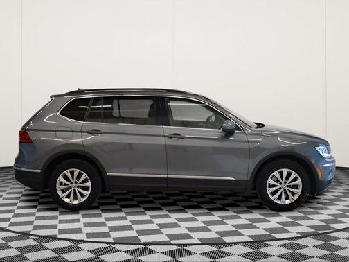 Platinum Gray 2018 Volkswagen Tiguan 2.0T SE 4MOTION
