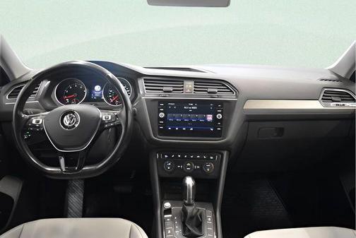 Platinum Gray 2018 Volkswagen Tiguan 2.0T SE 4MOTION