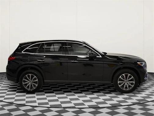 2026 Mercedes-Benz GLC 300 4MATIC