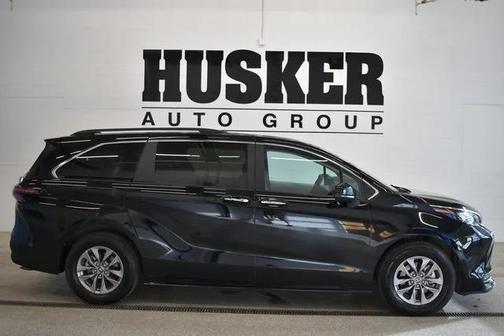 2025 Toyota Sienna XLE