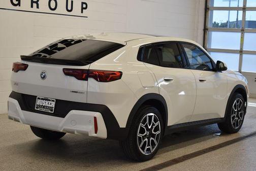 Alpine White 2026 BMW X2 xDrive28i