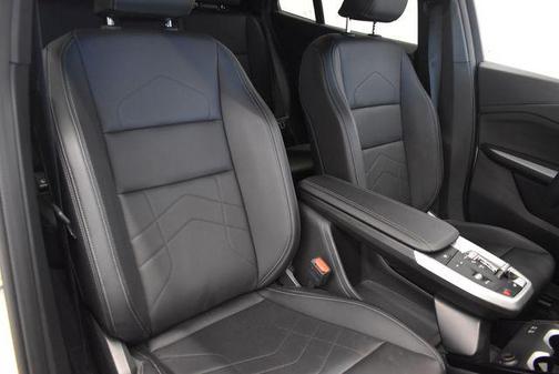 Alpine White 2026 BMW X2 xDrive28i