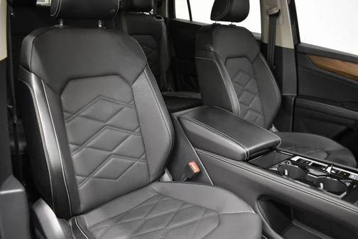 2024 Volkswagen Atlas 2.0T SE w/Technology 4MOTION