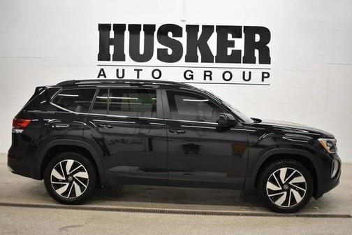 2024 Volkswagen Atlas 2.0T SE w/Technology 4MOTION