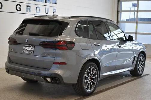 Skyscraper Grey Metallic 2026 BMW X5 xDrive40i