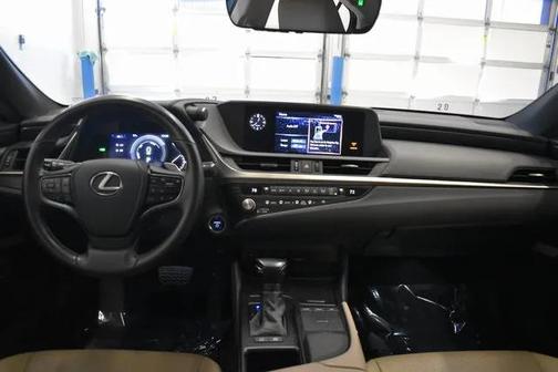 2021 Lexus ES 300h Base