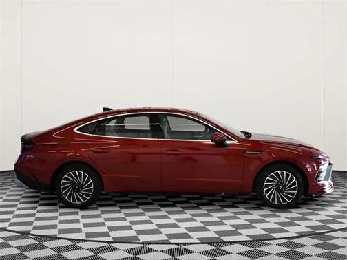 2024 Hyundai SONATA Hybrid SE