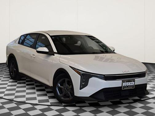 Snow White Pearl 2025 Kia K4 LXS