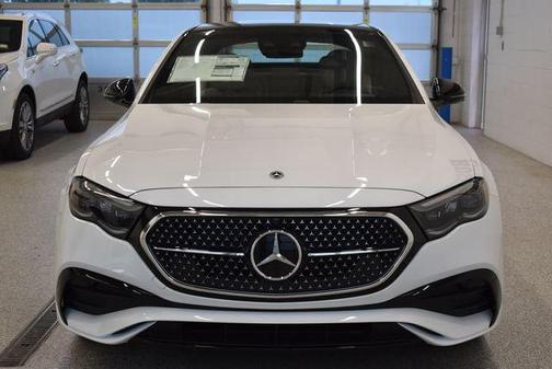 MANUFAKTUR Moonlight White Metallic 2026 Mercedes-Benz E-Class 4MATIC