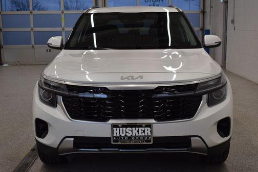 Snow White Pearl 2025 Kia Seltos S