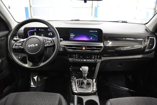 Snow White Pearl 2025 Kia Seltos S