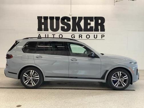 Brooklyn Grey Metallic 2026 BMW X7 M60i