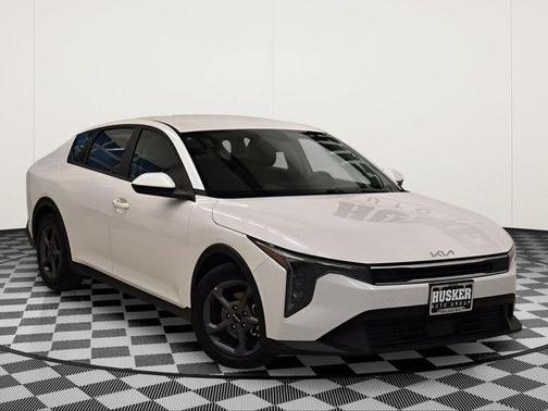 Snow White Pearl 2025 Kia K4 LXS
