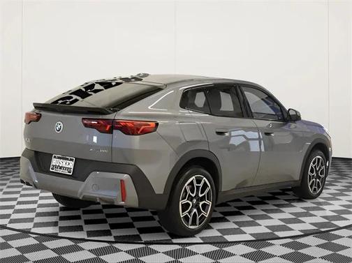 2025 BMW X2 xDrive28i