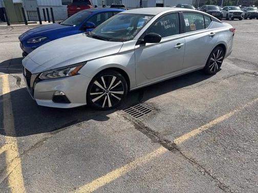2021 Nissan Altima SR FWD