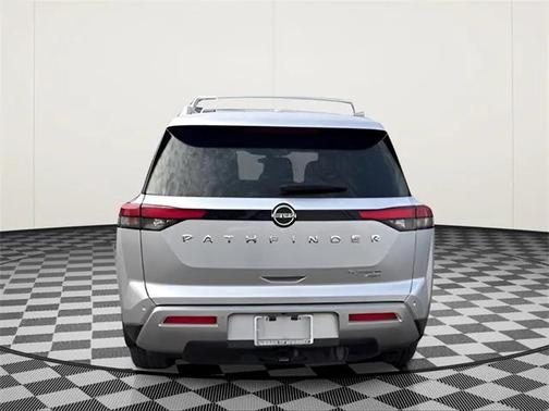 2023 Nissan Pathfinder Platinum 4WD