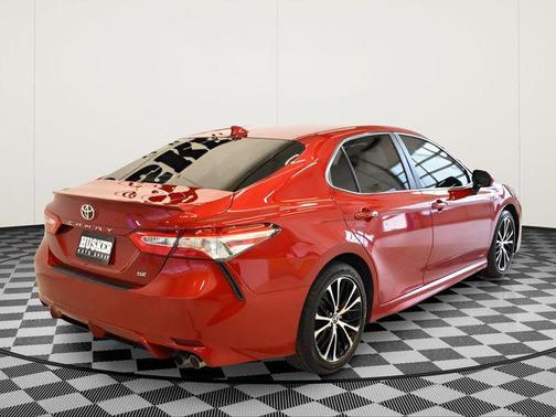 Supersonic Red 2020 Toyota Camry SE