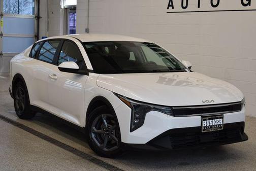 Snow White Pearl 2025 Kia K4 LXS