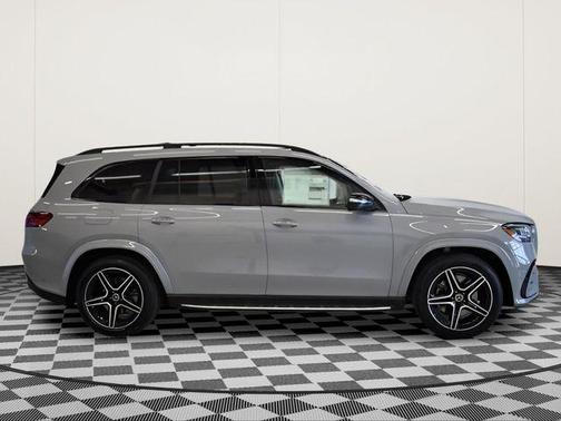 MANUFAKTUR Alpine Grey 2026 Mercedes-Benz GLS 450 4MATIC