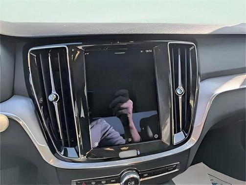 2024 Volvo S60 B5 Core Dark Theme